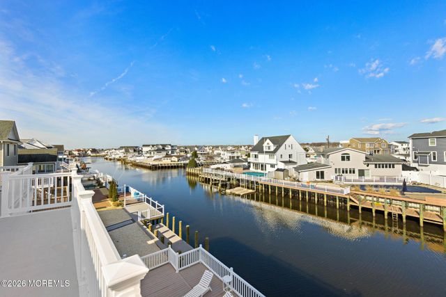 68 Florence Lane, Beach Haven West, NJ 08050