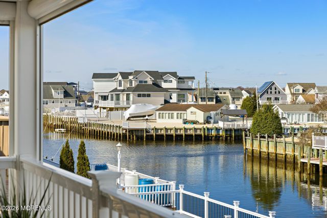 68 Florence Lane, Beach Haven West, NJ 08050