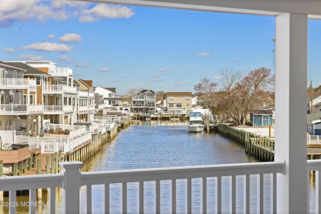 68 Florence Lane, Beach Haven West, NJ 08050