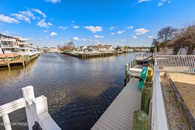 68 Florence Lane, Beach Haven West, NJ 08050