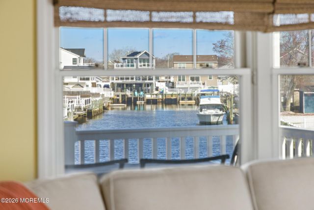 68 Florence Lane, Beach Haven West, NJ 08050