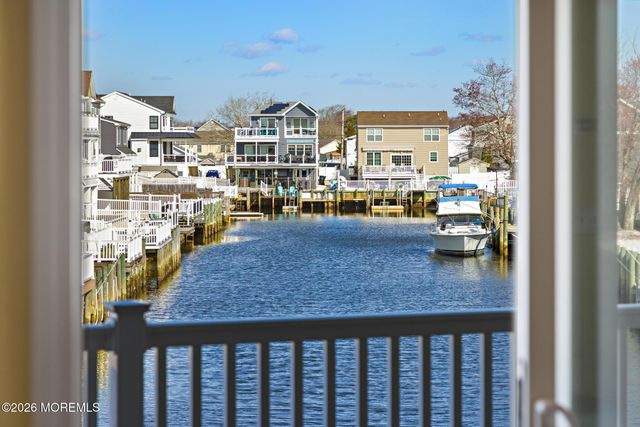 68 Florence Lane, Beach Haven West, NJ 08050