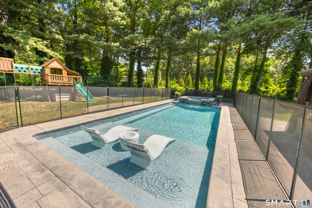 570 Riverside Drive, Cheshire, CT 06410