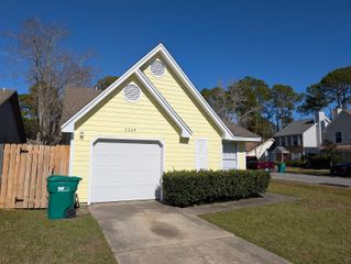 3029 Yorktown Circle Fort Walt Circle, Fort Walton Beach, FL 32547