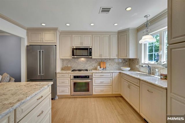 105 Roseland Avenue 1601, Caldwell, NJ 07006