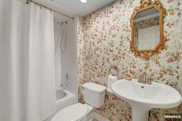 105 Roseland Avenue 1601, Caldwell, NJ 07006