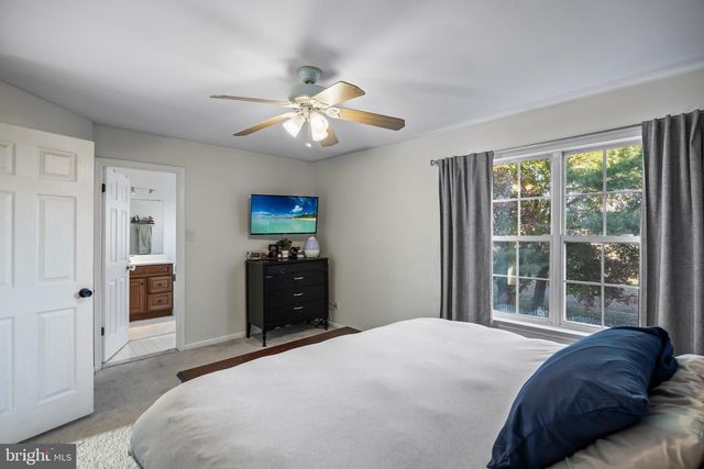 72 PONDVIEW LN, Sicklerville, NJ 08081