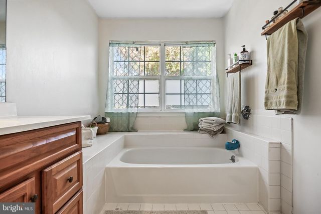 72 PONDVIEW LN, Sicklerville, NJ 08081