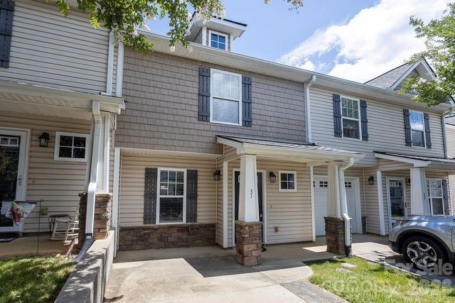 31 Amersham Lane, Fletcher, NC 28732