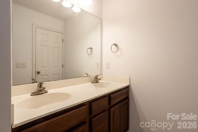 31 Amersham Lane, Fletcher, NC 28732
