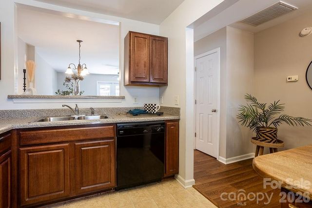 31 Amersham Lane, Fletcher, NC 28732