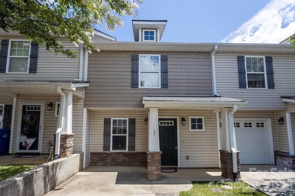 31 Amersham Lane, Fletcher, NC 28732