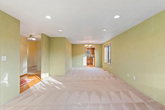 108 Meadow View Drive, Phoenix, OR 97535