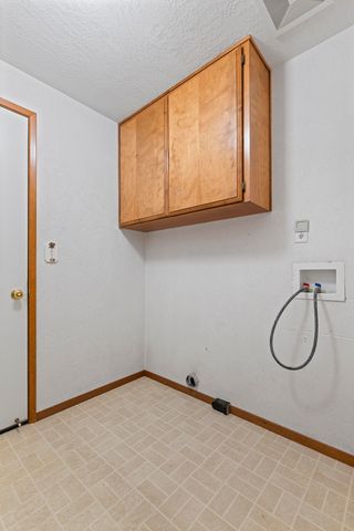 108 Meadow View Drive, Phoenix, OR 97535