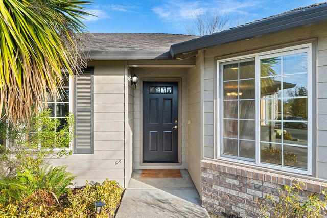 108 Meadow View Drive, Phoenix, OR 97535