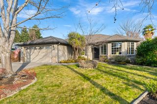108 Meadow View Drive, Phoenix, OR 97535