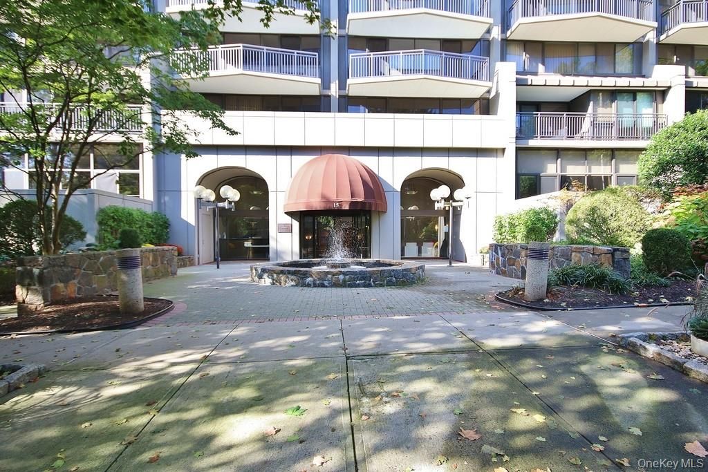 15 Stewart Place 1R, White Plains, NY 10603