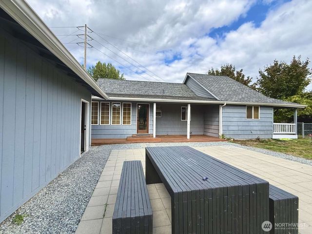 704 Kansas Street SW, Orting, WA 98360