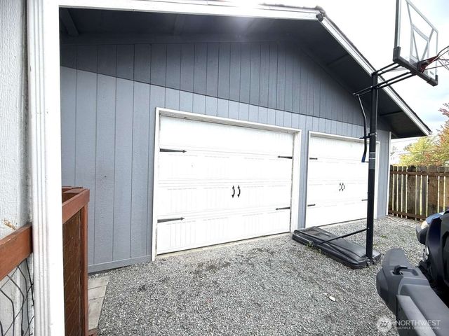 704 Kansas Street SW, Orting, WA 98360