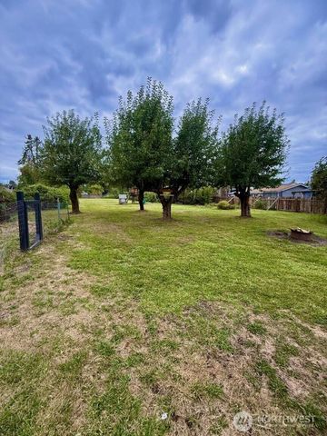 704 Kansas Street SW, Orting, WA 98360