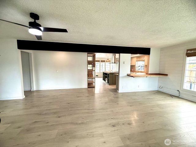 704 Kansas Street SW, Orting, WA 98360