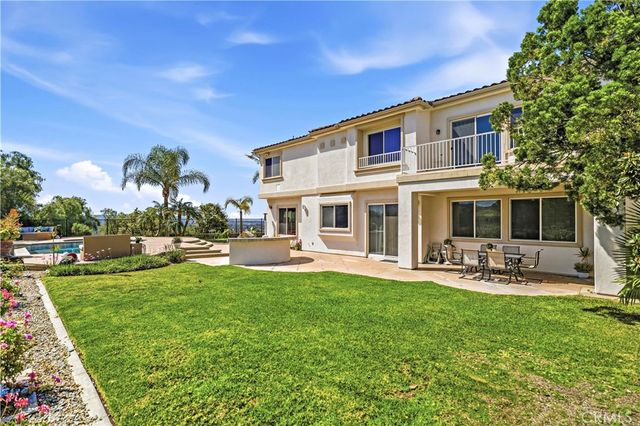 17601 Edgewood, Yorba Linda, CA 92886