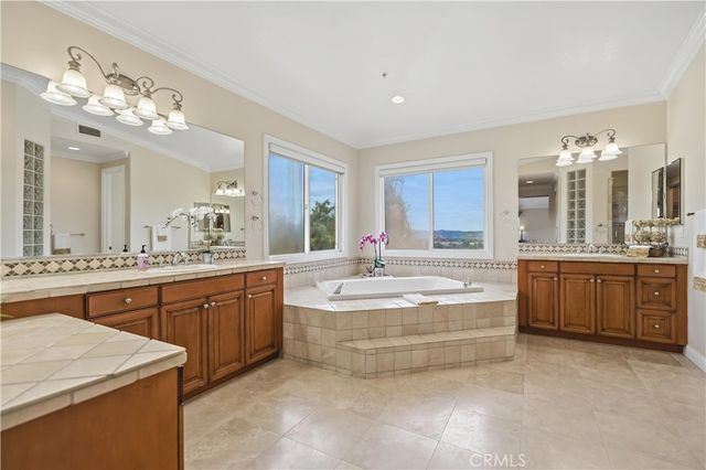17601 Edgewood, Yorba Linda, CA 92886