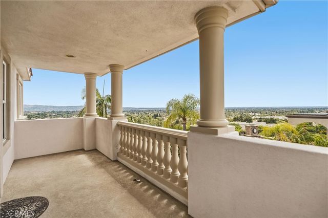 17601 Edgewood, Yorba Linda, CA 92886