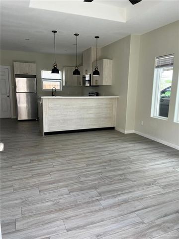 1320 N Mccoll Road 2, Edinburg, TX 78541