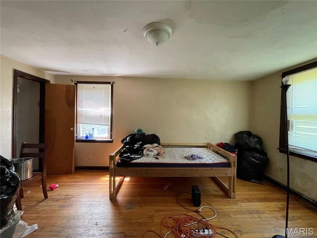 3523 Elmhurst Drive, St Louis, MO 63121