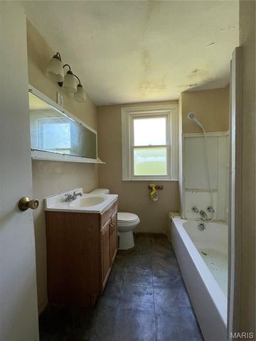 3523 Elmhurst Drive, St Louis, MO 63121