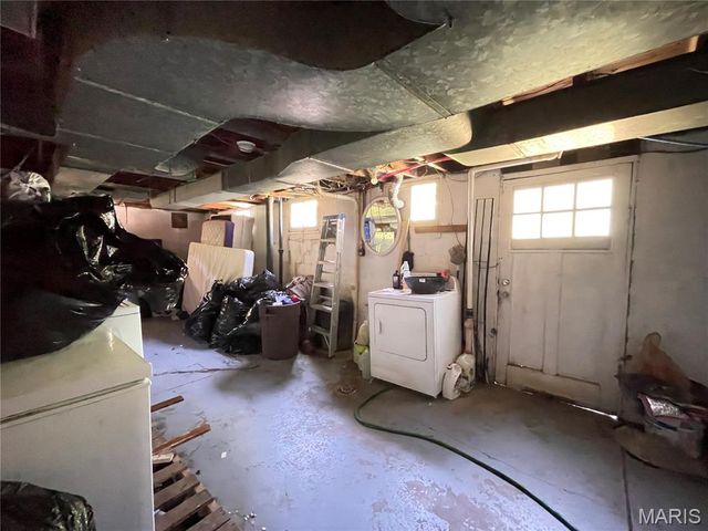 3523 Elmhurst Drive, St Louis, MO 63121