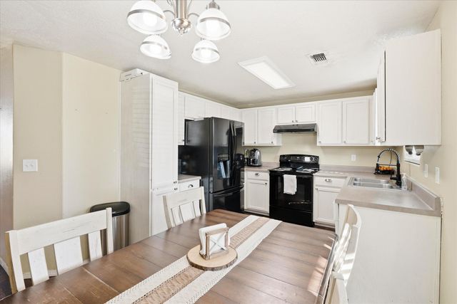 3851 Agate Meadows Court, White City, OR 97503