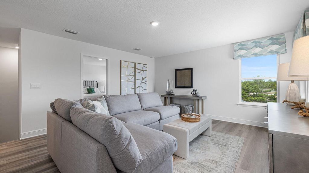 Image 14 of property listing at 2134 Aqua Street, Gulf Breeze, FL 32563