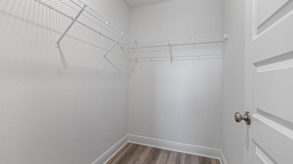 Image 20 of property listing at 2134 Aqua Street, Gulf Breeze, FL 32563