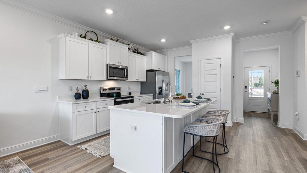 Image 5 of property listing at 2134 Aqua Street, Gulf Breeze, FL 32563