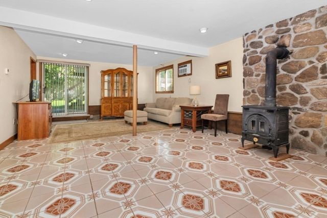 61 Canterbury Road, Waltham, MA 02453