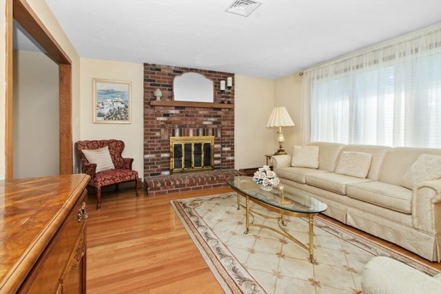 61 Canterbury Road, Waltham, MA 02453