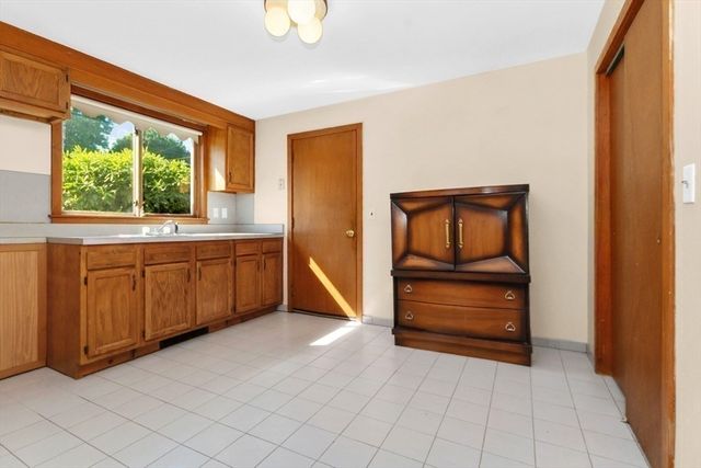 61 Canterbury Road, Waltham, MA 02453