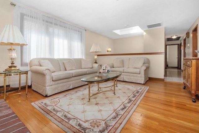 61 Canterbury Road, Waltham, MA 02453