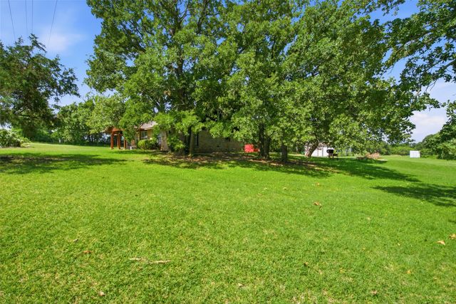 3200 Fairview Road, Millsap, TX 76066
