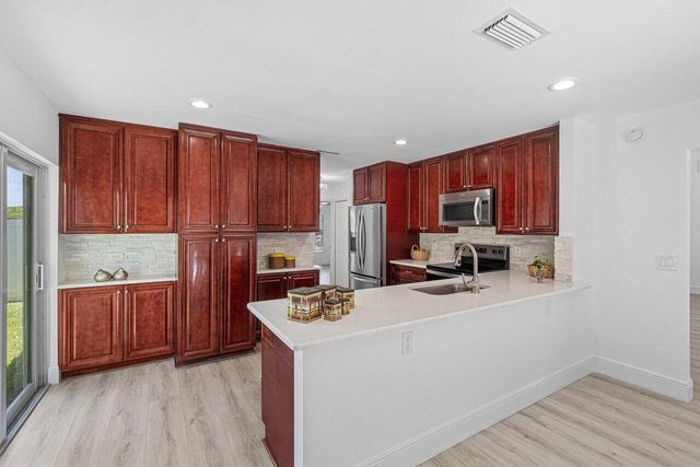 6930 NW 2nd Terrace, Boca Raton, FL 33487