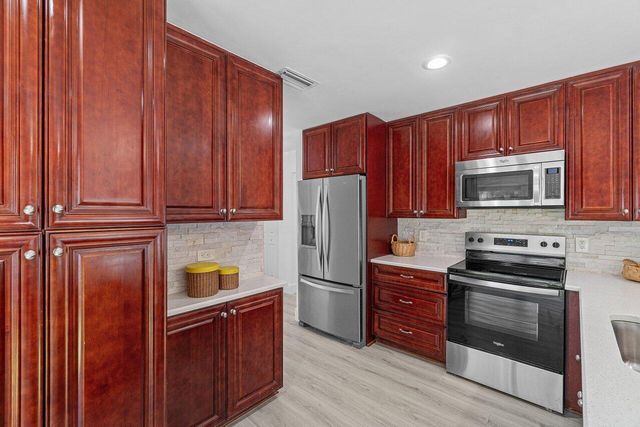 6930 NW 2nd Terrace, Boca Raton, FL 33487