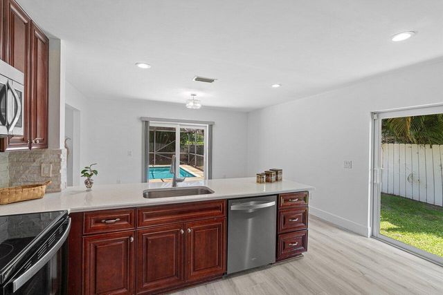 6930 NW 2nd Terrace, Boca Raton, FL 33487