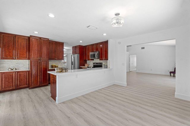 6930 NW 2nd Terrace, Boca Raton, FL 33487
