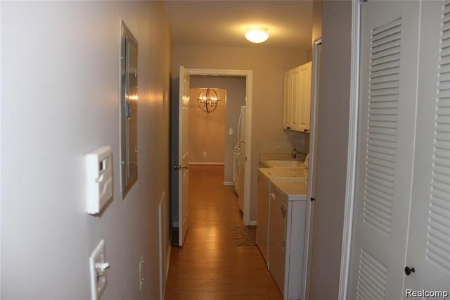 4428 Berkshire Dr, Sterling Heights, MI 48314