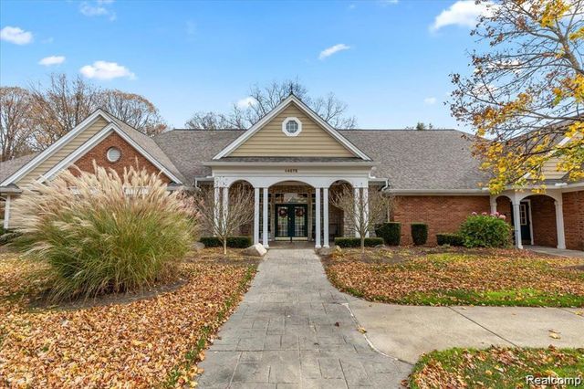 4428 Berkshire Dr, Sterling Heights, MI 48314