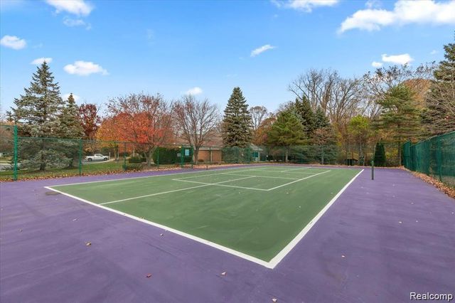 4428 Berkshire Dr, Sterling Heights, MI 48314