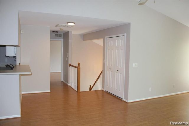 4428 Berkshire Dr, Sterling Heights, MI 48314