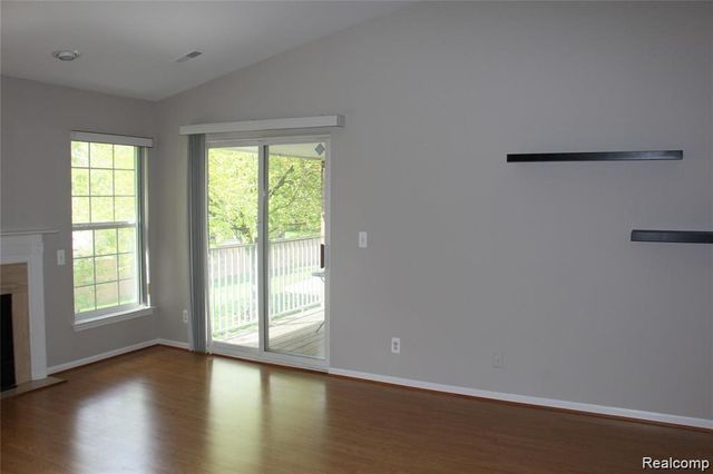 4428 Berkshire Dr, Sterling Heights, MI 48314